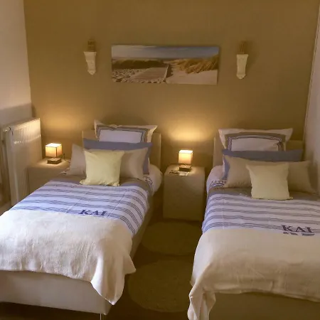 Apartment Christinas Strandhus Mit Balkon Und Strandkorb Und Parkplatz