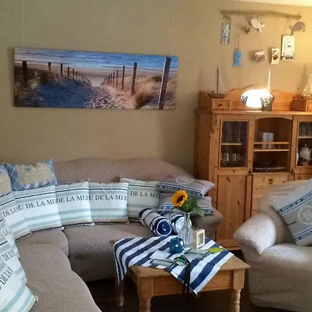 Christinas Strandhus Mit Balkon Und Strandkorb Und Parkplatz דירה זלצגיטר