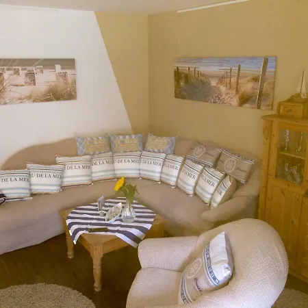 Christinas Strandhus Mit Balkon Und Strandkorb Und Parkplatz זלצגיטר